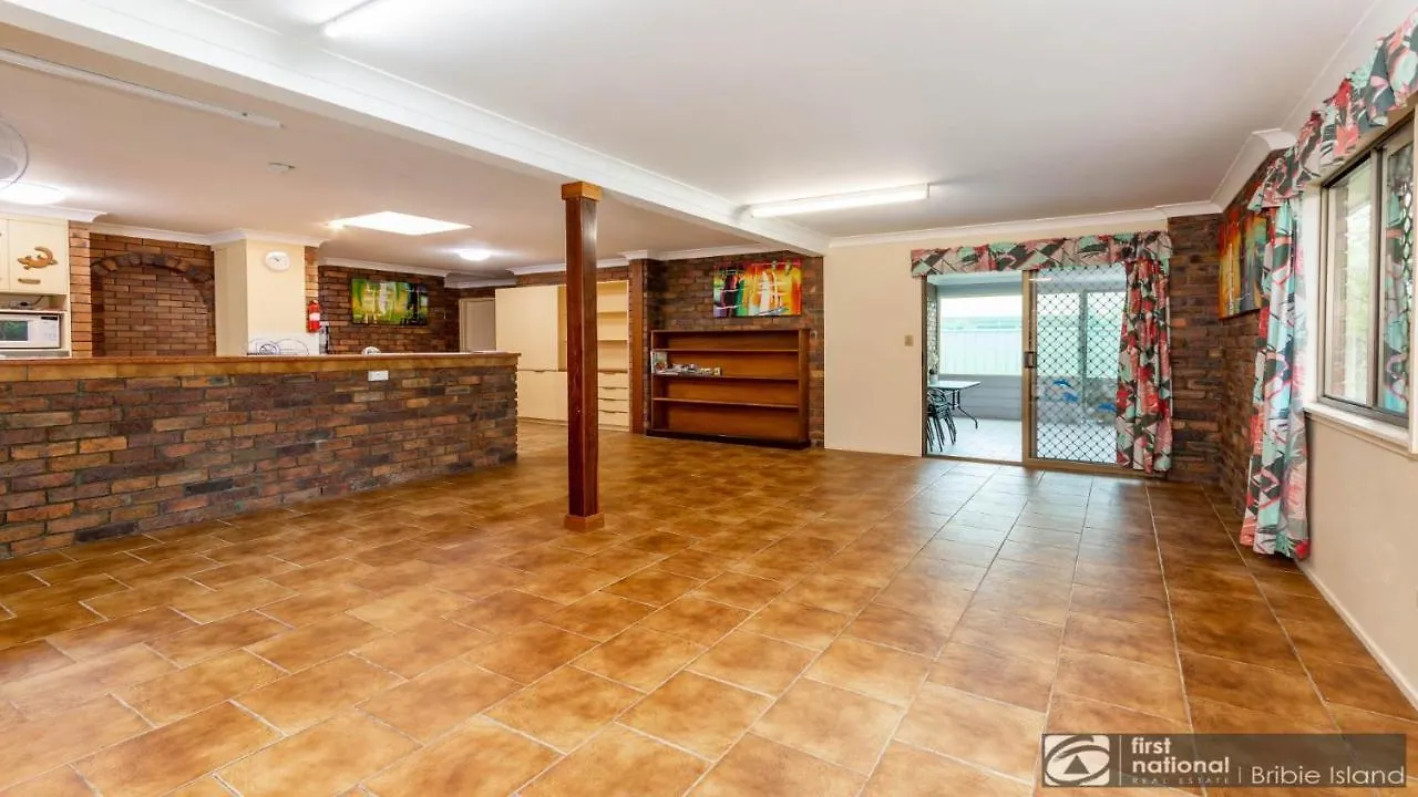 Nyaraló Banksia Gem One Street Back From Waterfront Villa Banksia Beach