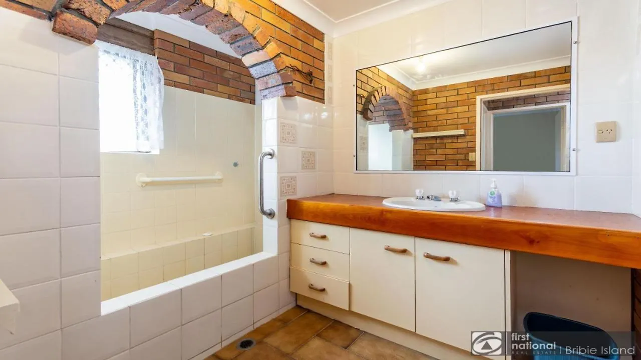 Nyaraló Banksia Gem One Street Back From Waterfront Villa Banksia Beach
