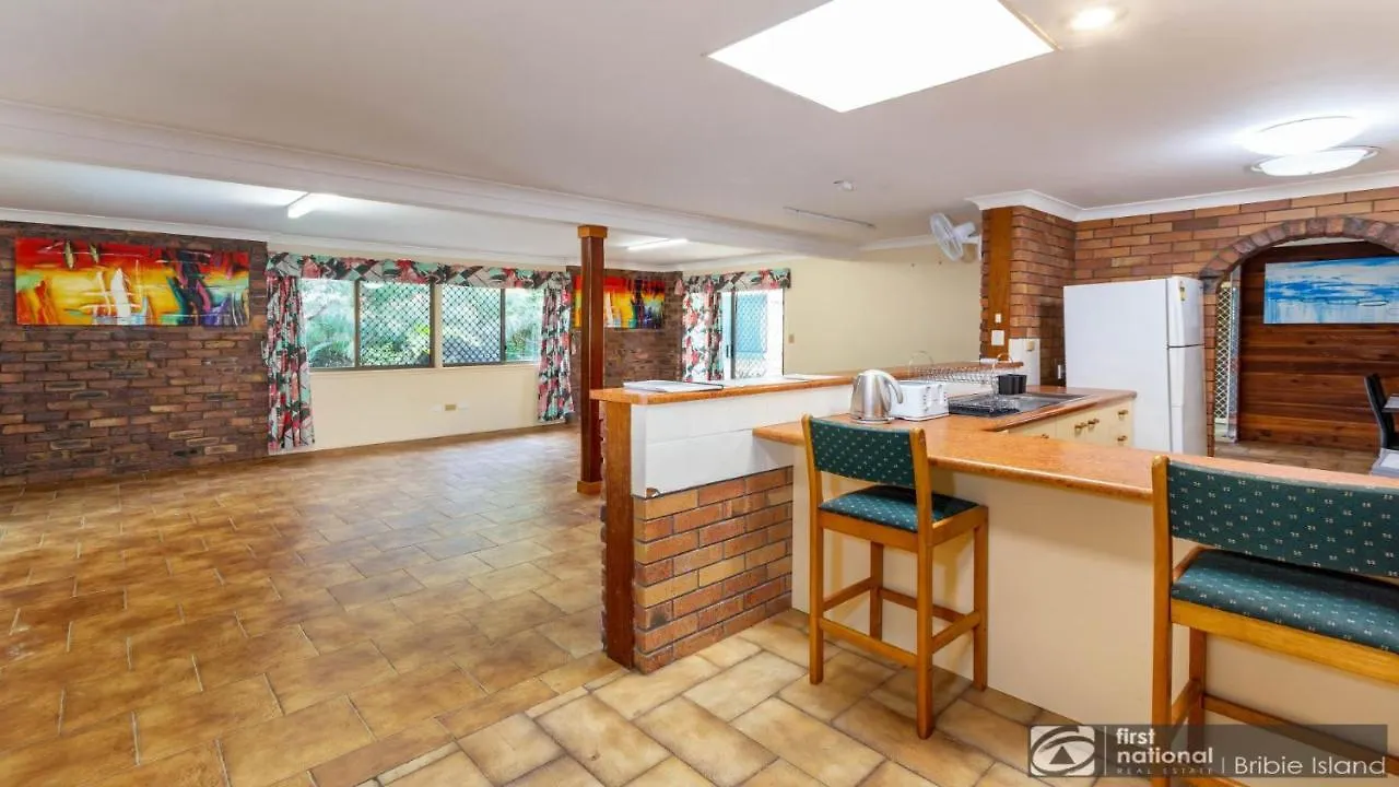 Banksia Gem One Street Back From Waterfront Villa Banksia Beach Nyaraló